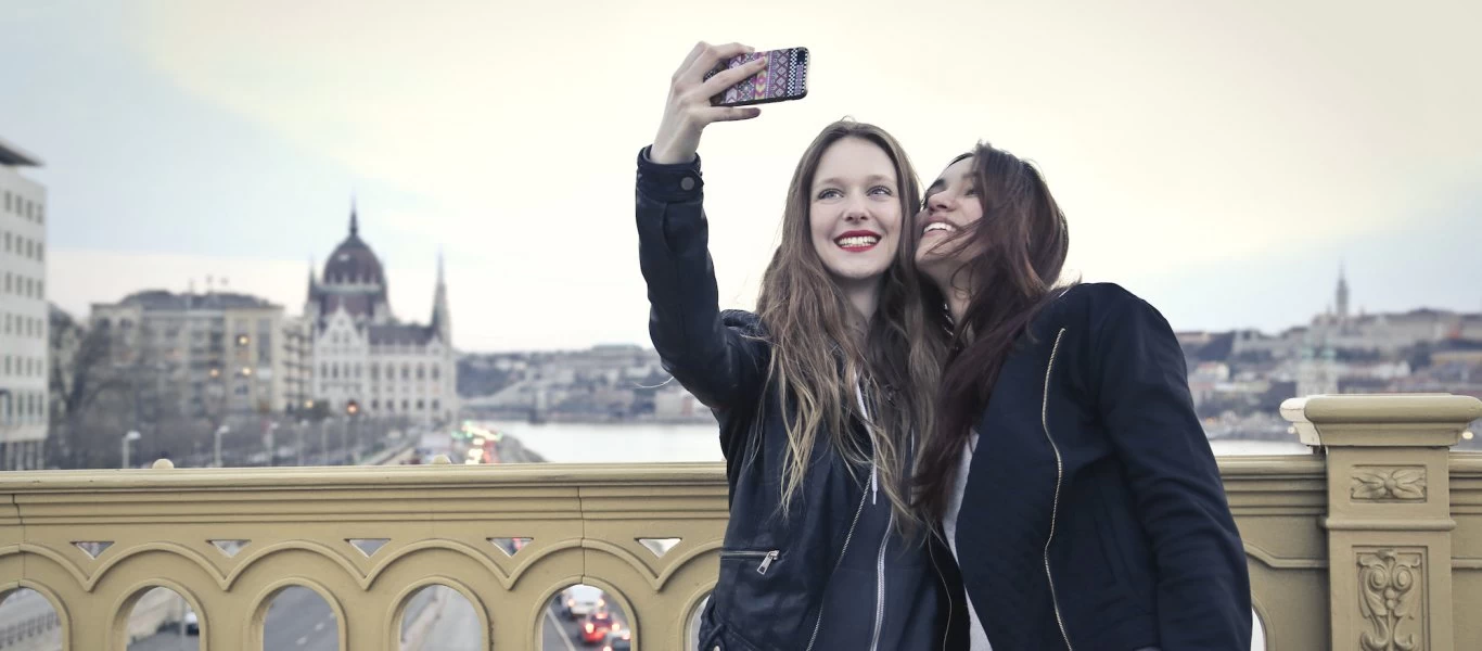 Βγάζεις πολλές selfie; - Αυτός είναι ο σοβαρός λόγος που πρέπει να σταματήσεις!